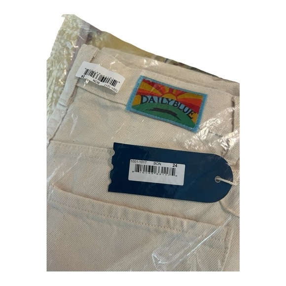 Daily Denim Hype by AG Jeans in Bone ButtonFly Classic Crop Jean Bull Denim 24 - Picture 5 of 15